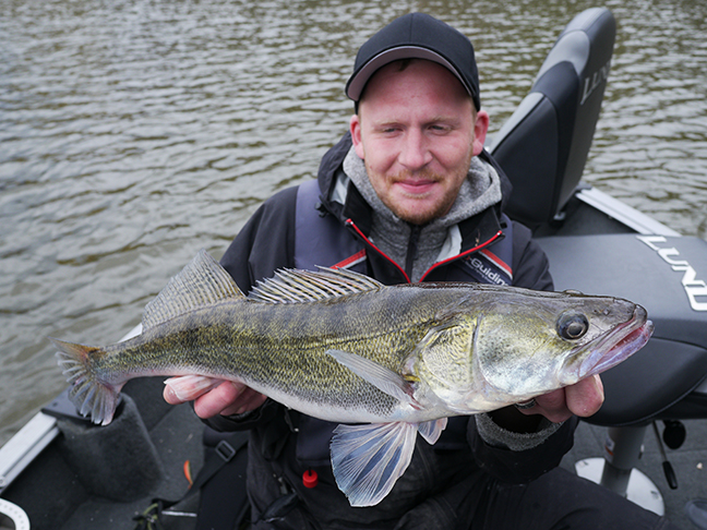 Pro-Guiding-Zander16108