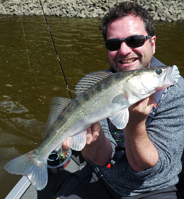 Pro-Guiding-Zander16111