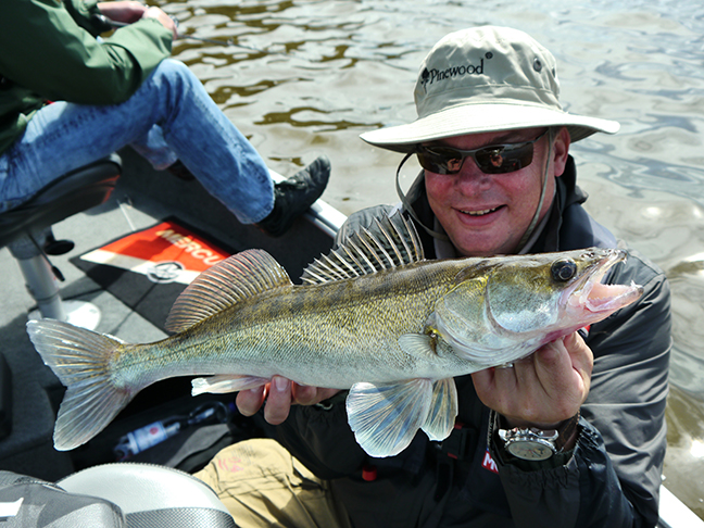 Pro-Guiding-Zander16112