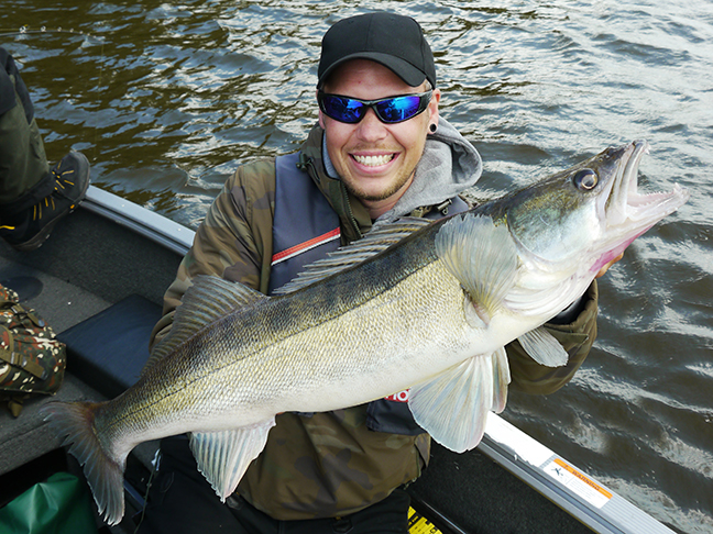 Pro-Guiding-Zander16135