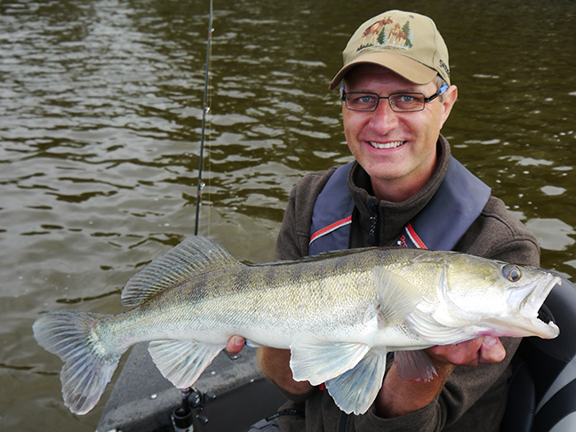 pro-guiding-zander16195