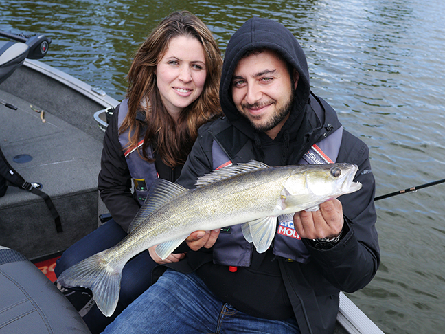pro-guiding-zander16248