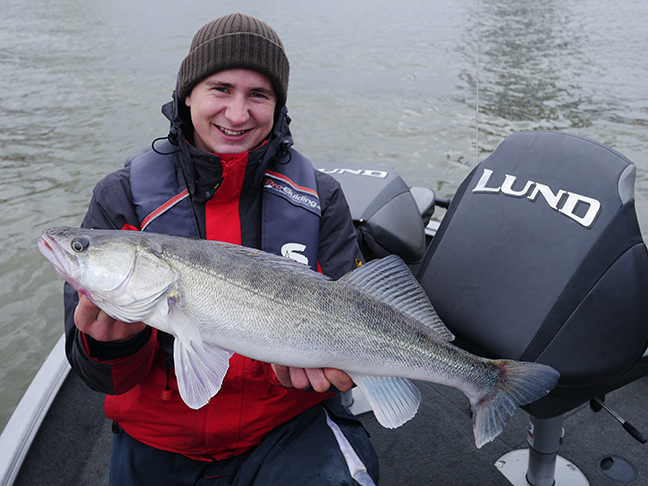 pro-guiding-zander16292