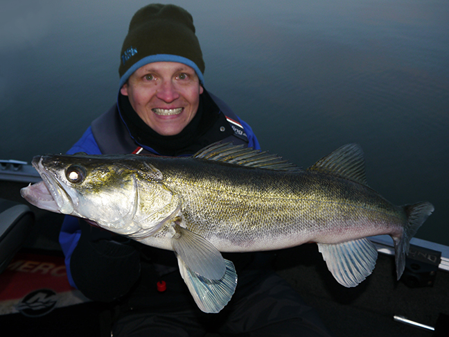 pro-guiding-zander16408