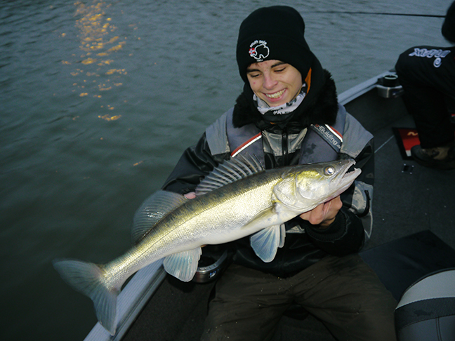 pro-guiding-zander16418