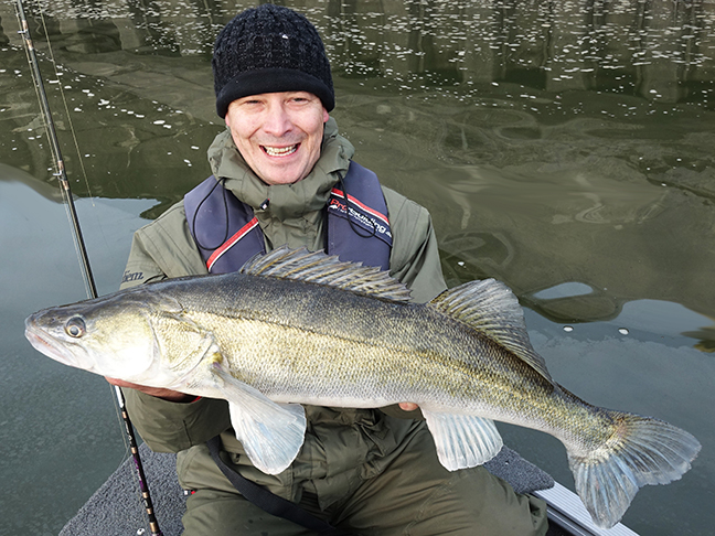 pro-guiding-zander16480