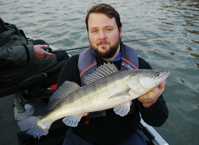 pro-guiding-zander16489