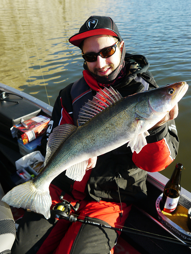 pro-guiding-zander16524