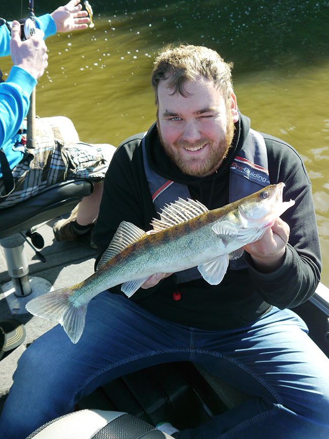 Pro-Guiding-Zander17027