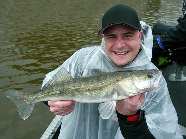Pro-Guiding-Zander17030