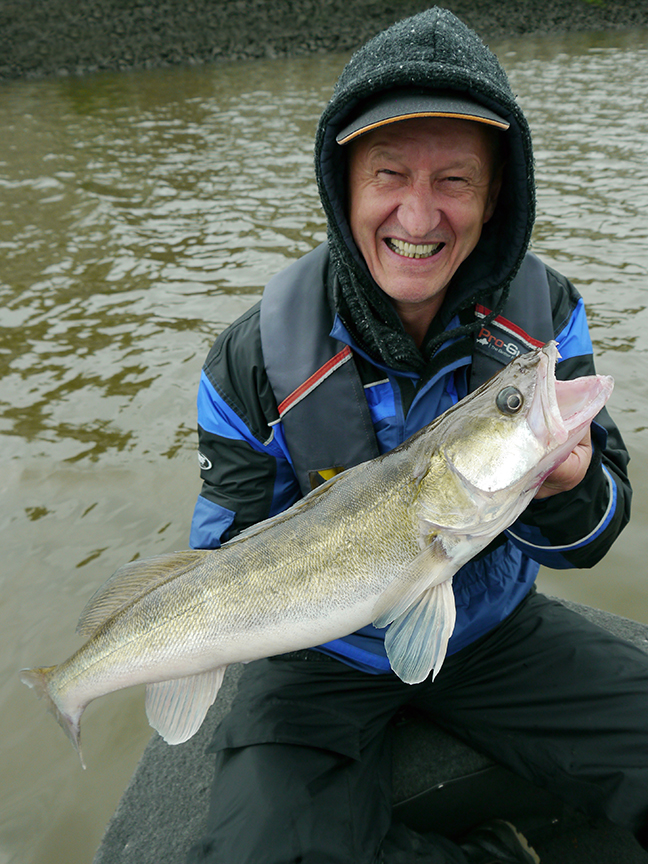 Pro-Guiding-Zander17031