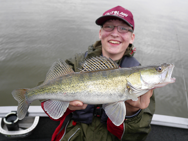 Pro-Guiding-Zander17032