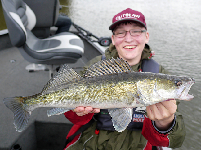 Pro-Guiding-Zander17033