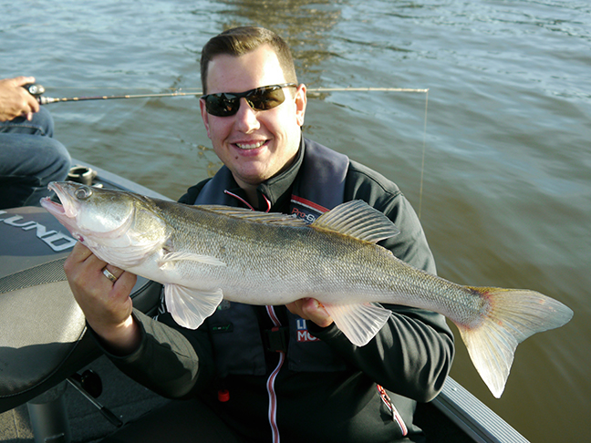 Pro-Guiding-Zander17039
