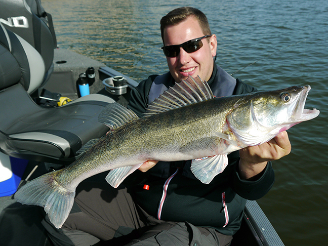 Pro-Guiding-Zander17043