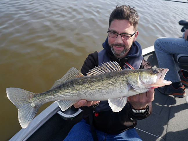 Pro-Guiding-Zander17046