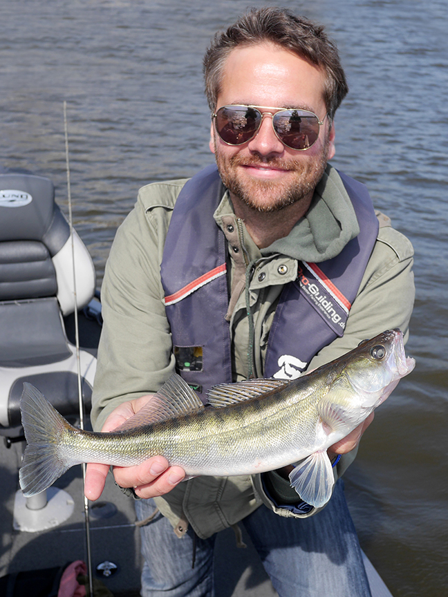 Pro-Guiding-Zander17048