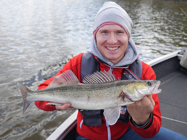 Pro-Guiding-Zander17068