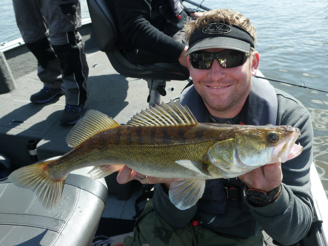 Pro-Guiding-Zander17141