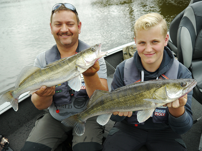 Pro-Guiding-Zander17148