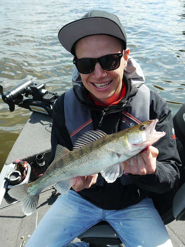 Pro-Guiding-Zander17153