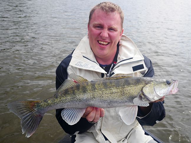 Pro-Guiding-Zander17154