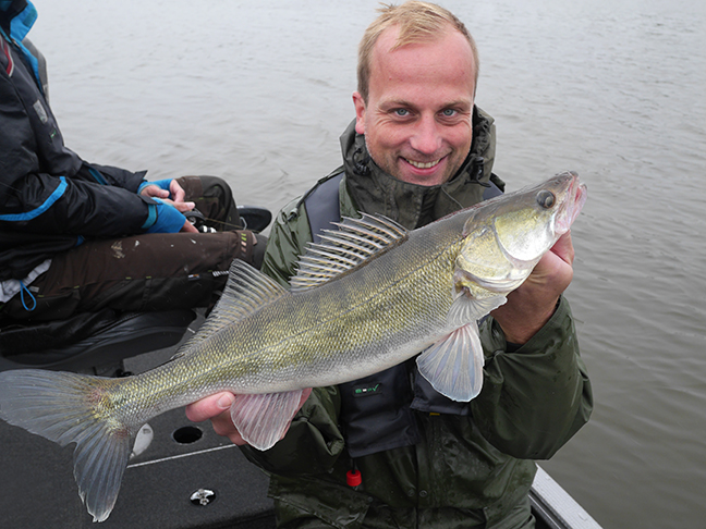 Pro-Guiding-Zander17158