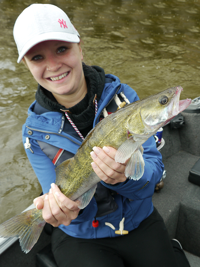 Pro-Guiding-Zander17171
