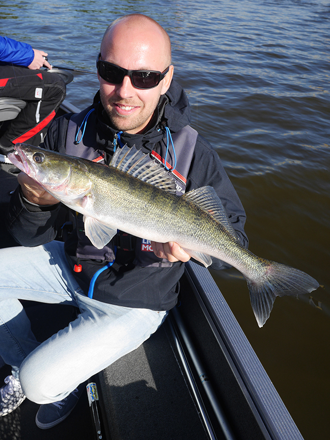 Pro-Guiding-Zander17173