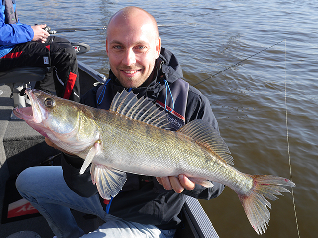 Pro-Guiding-Zander17174