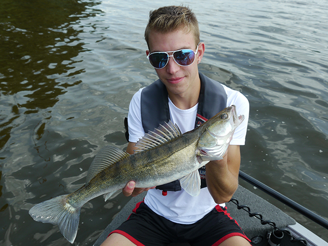 Pro-Guiding-Zander17177