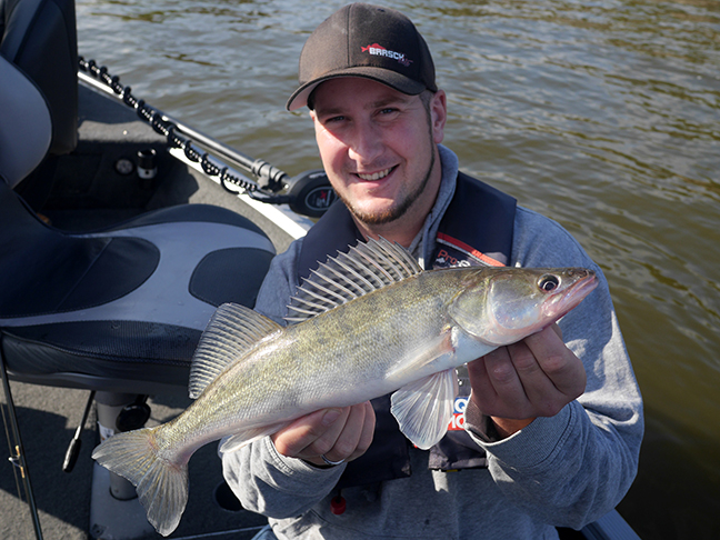 Pro-Guiding-Zander17182
