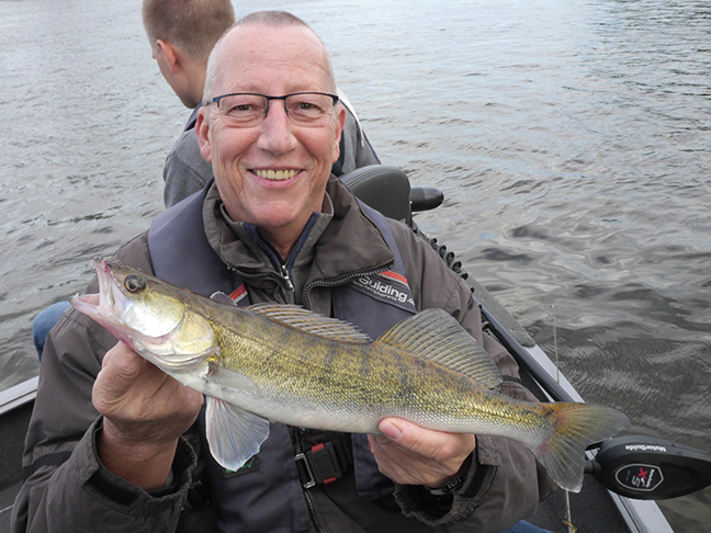 Pro-Guiding-Zander17184