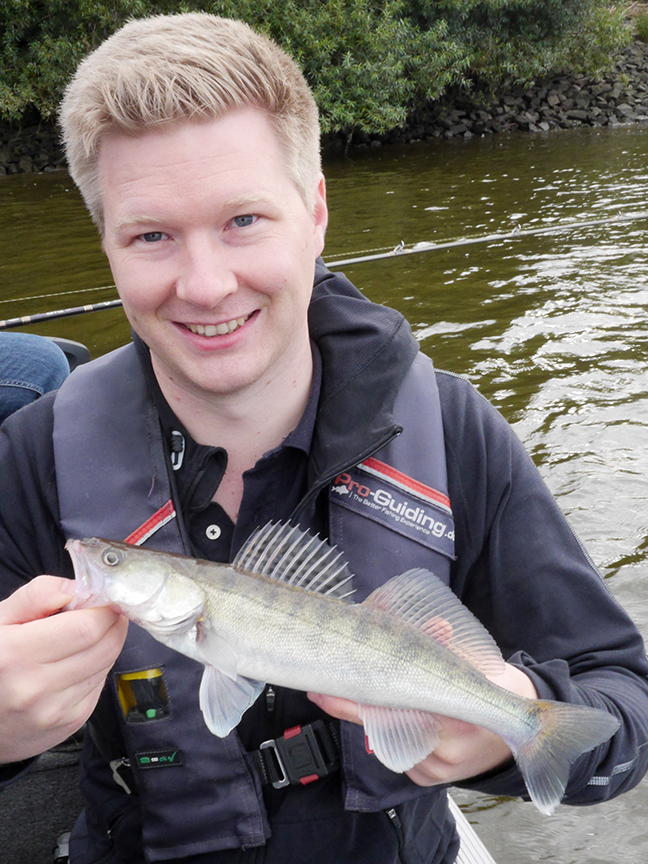 Pro-Guiding-Zander17185