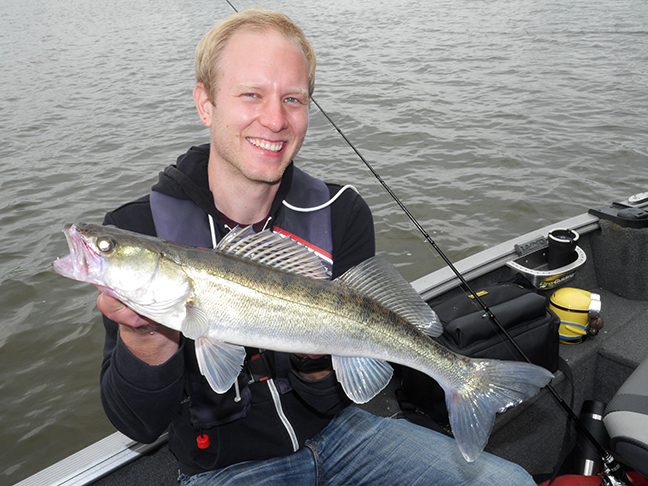 Pro-Guiding-Zander17186