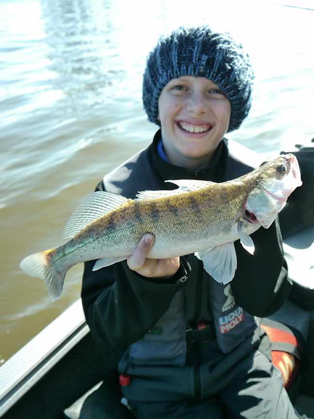 Pro-Guiding-Zander17192