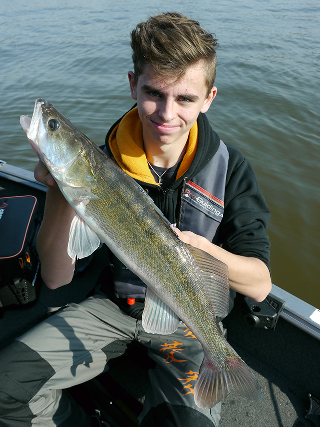 Pro-Guiding-Zander17193