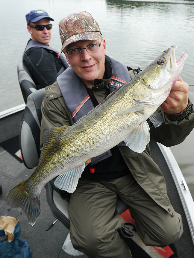 Pro-Guiding-Zander17223