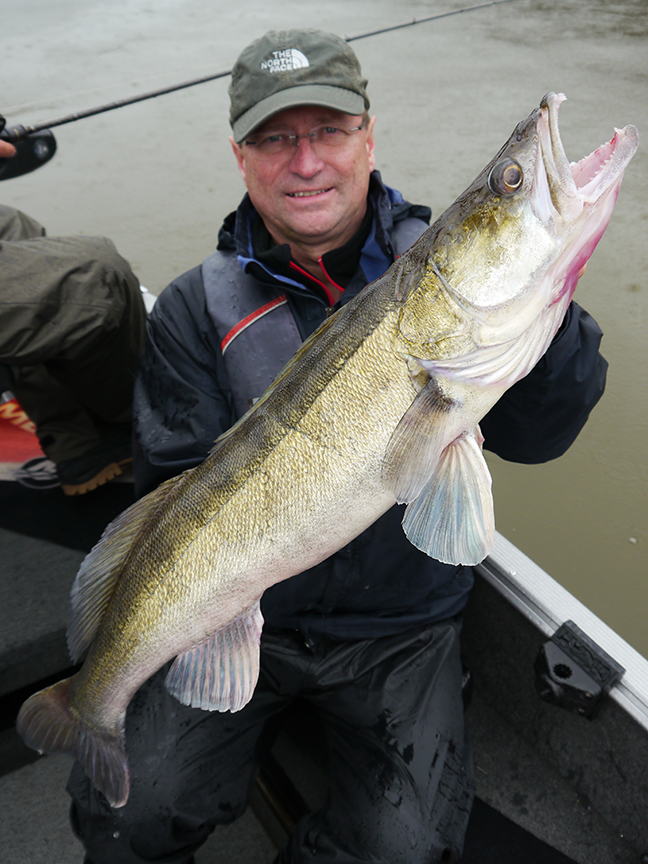 Pro-Guiding-Zander17225