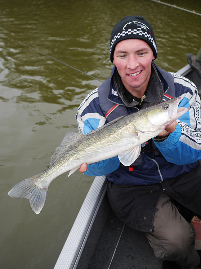 Pro-Guiding-Zander17269