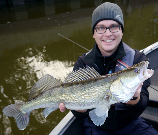 Pro-Guiding-Zander17306