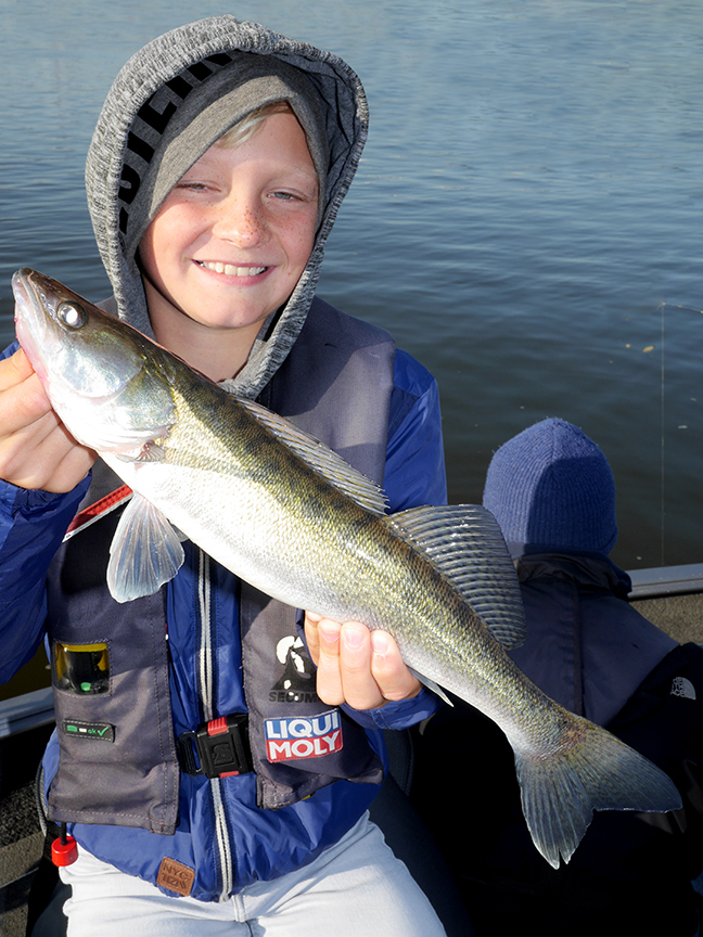 Pro-Guiding-Zander17265