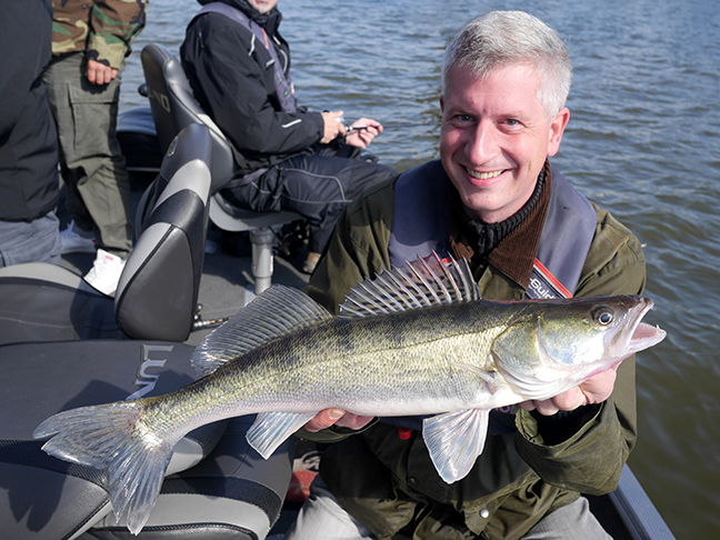 Pro-Guiding-Zander17285