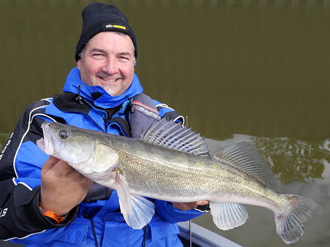 Pro-Guiding-Zander17288