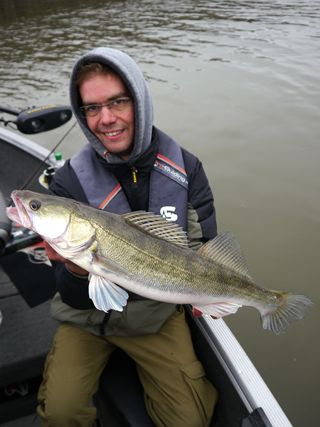 Pro-Guiding-Zander17296