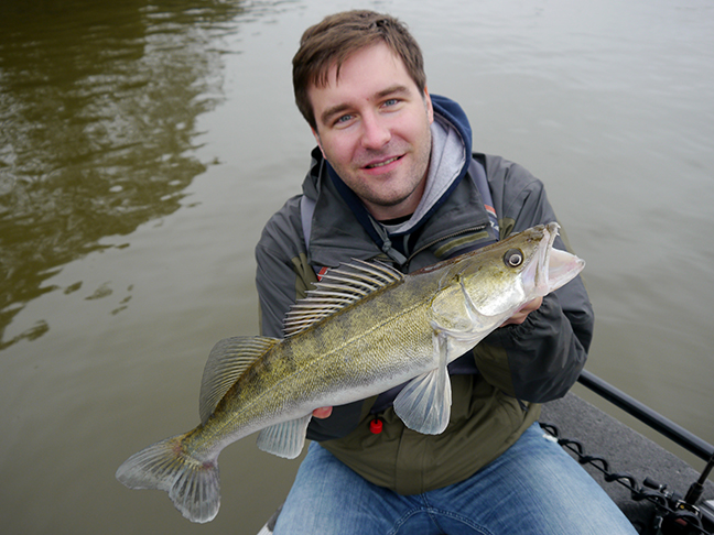 Pro-Guiding-Zander17304