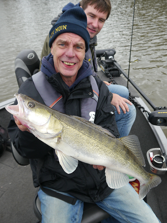 Pro-Guiding-Zander17305