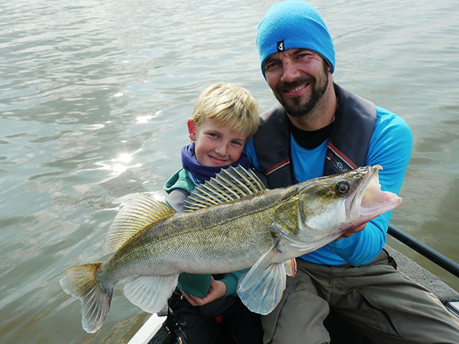 Pro-Guiding-Zander17310