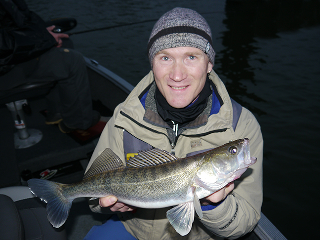 Pro-Guiding-Zander17325