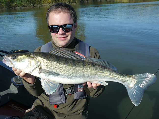 Pro-Guiding-Zander17340